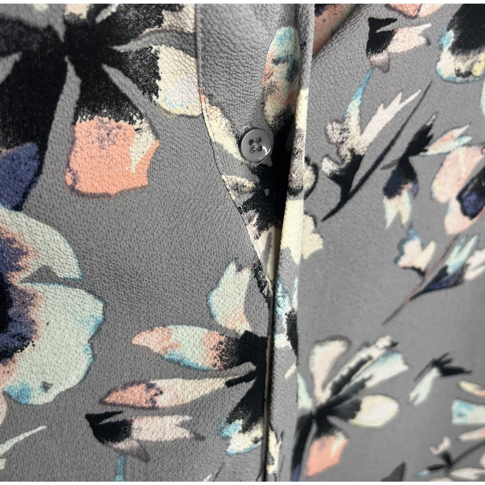 c&e Gray Floral Blouse 3/4 Sleeve, Size M, EUC - Picture 5 of 8